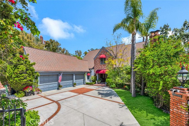 10302 Broadview Place, North Tustin CA: https://media.crmls.org/medias/090a2b13-0a04-4e57-be8a-b5ad0f3fc057.jpg