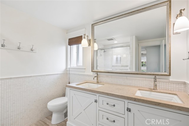 Detail Gallery Image 22 of 32 For 1915 Windward Ln, Newport Beach,  CA 92660 - 5 Beds | 3/1 Baths