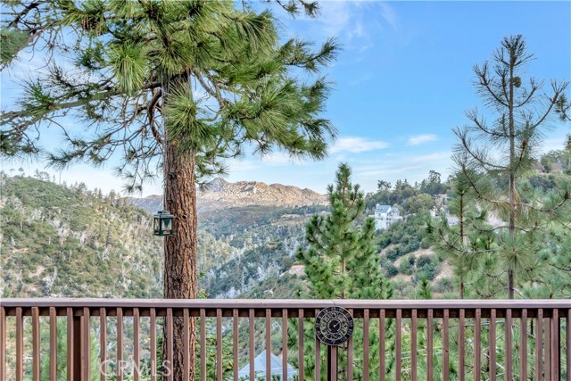 Detail Gallery Image 17 of 61 For 1119 Brentwood Dr, Lake Arrowhead,  CA 92352 - 4 Beds | 3/1 Baths