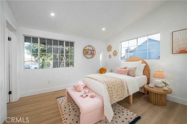 9355 Ruffner Avenue, Northridge CA: https://media.crmls.org/medias/090b2e64-2e85-4d66-a142-cf083d913cfa.jpg