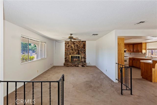 Detail Gallery Image 6 of 26 For 20211 Modoc Rd, Apple Valley,  CA 92308 - 3 Beds | 2 Baths