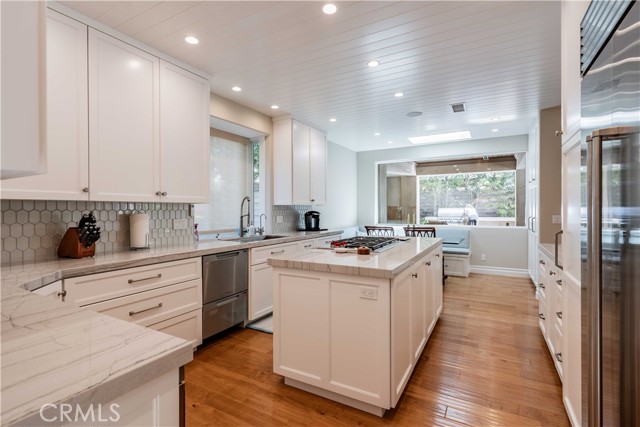 6561 Horseshoe Lane, Huntington Beach CA: https://media.crmls.org/medias/090c34bc-2e69-45d6-937e-cd5a8244b585.jpg