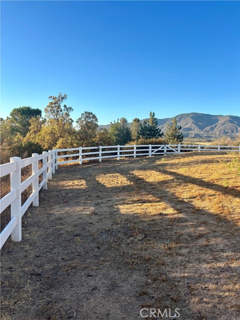 54648 Glasgow Road, Anza CA: https://media.crmls.org/medias/090c4aa5-6370-4ab3-b4aa-be28c04209ea.jpg