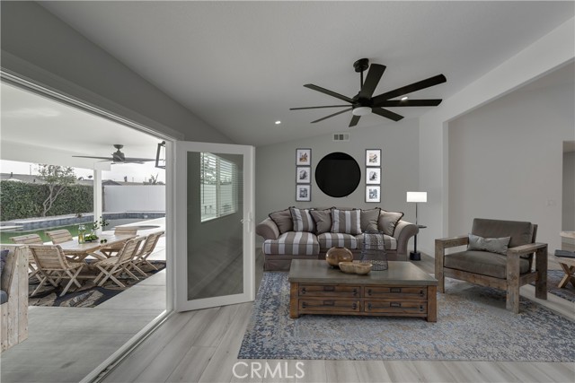 Detail Gallery Image 7 of 18 For 1920 E Barkley, Orange,  CA 92867 - 4 Beds | 3 Baths