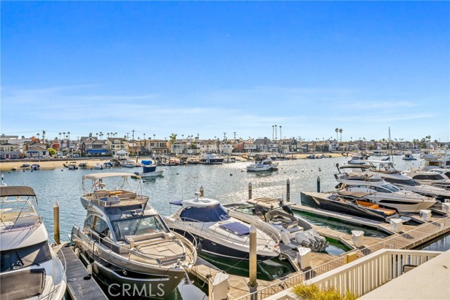 Detail Gallery Image 1 of 44 For 1033 Bayside Cove #106,  Newport Beach,  CA 92660 - 2 Beds | 2/1 Baths