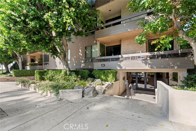 Detail Gallery Image 1 of 22 For 4641 Fulton #303,  Sherman Oaks,  CA 91423 - 2 Beds | 2/1 Baths