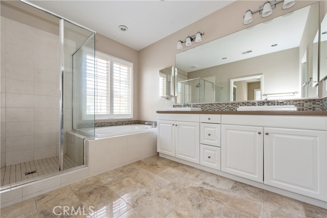Detail Gallery Image 21 of 45 For 61 Thornapple, Irvine,  CA 92620 - 5 Beds | 4/1 Baths