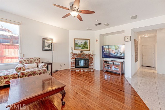 Detail Gallery Image 11 of 58 For 5423 Canmore Ct, Riverside,  CA 92507 - 4 Beds | 3 Baths