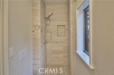 https://media.crmls.org/medias/090d91f7-0bfd-462d-a78c-9c0d7a473cf3.jpg?preset=X-Large