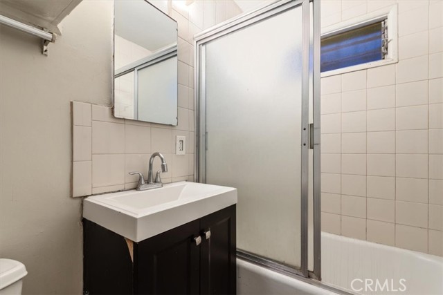 Detail Gallery Image 14 of 30 For 8942 Ilex Ave, Sun Valley,  CA 91352 - 2 Beds | 1 Baths
