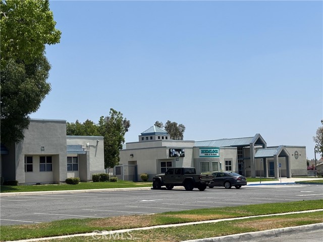 7634 Plumaria Drive, Fontana CA: https://media.crmls.org/medias/090e1b2f-2867-4bd5-9742-44779941174d.jpg