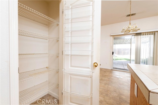Detail Gallery Image 12 of 31 For 4514 W Oswego, Fresno,  CA 93722 - 3 Beds | 2/1 Baths