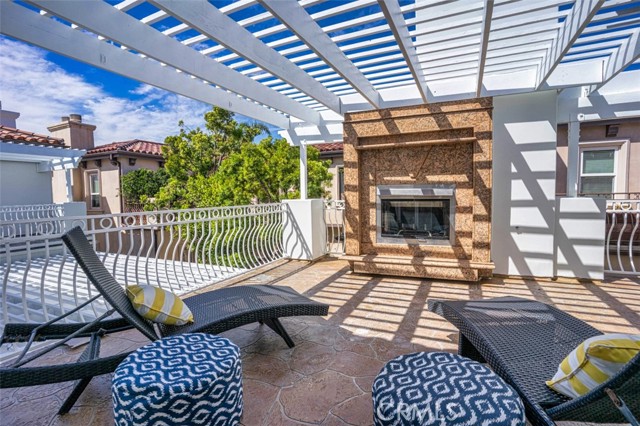 Detail Gallery Image 28 of 74 For 508 Westminster Ave, Newport Beach,  CA 92663 - 5 Beds | 5/1 Baths