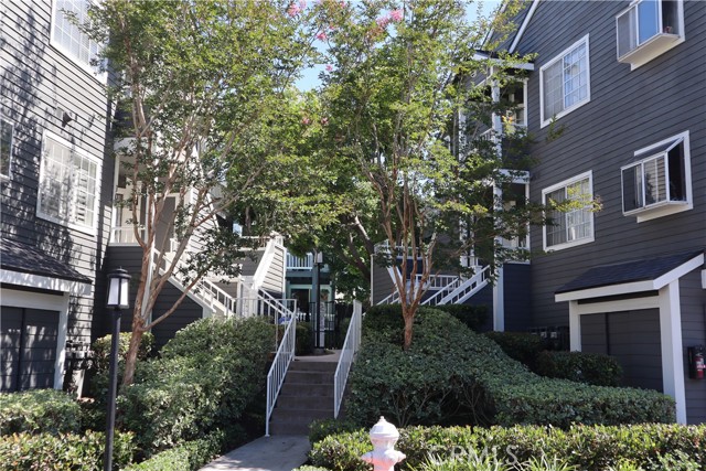Detail Gallery Image 3 of 25 For 2330 Vanguard Way #F102,  Costa Mesa,  CA 92626 - 2 Beds | 2 Baths