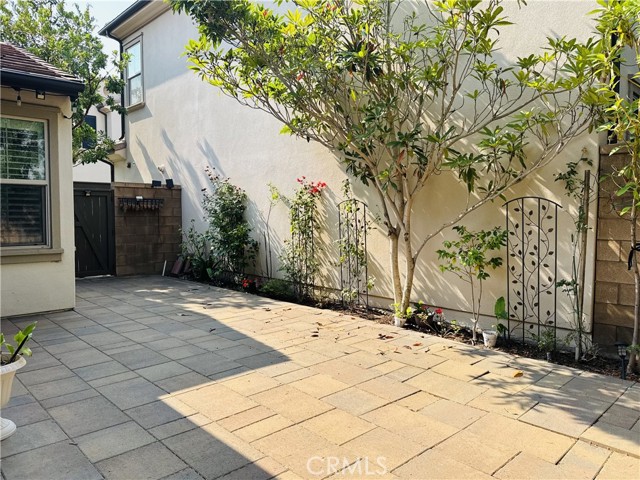 110 Desert Bloom, Irvine CA: https://media.crmls.org/medias/090f0fd5-c60a-4a54-8ea7-ad4f5ae7ec64.jpg