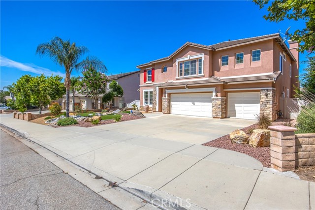 Detail Gallery Image 5 of 58 For 6644 Summertrail Pl, Highland,  CA 92346 - 5 Beds | 3/1 Baths