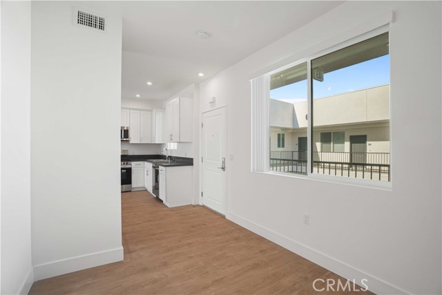 Detail Gallery Image 7 of 32 For 8750 Sepulveda Bld #308,  North Hills,  CA 91343 - 1 Beds | 1 Baths