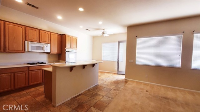 Detail Gallery Image 21 of 29 For 1692 Rose Ave, Beaumont,  CA 92223 - 4 Beds | 2 Baths