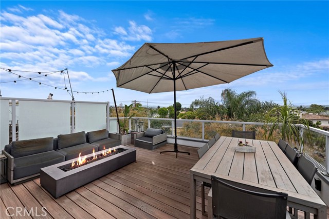4151 Redwood Avenue, Los Angeles CA: https://media.crmls.org/medias/09104ac0-adaf-491e-b5f2-d63d843969d1.jpg