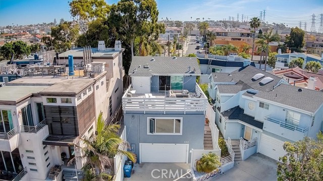 120 Hill Street, Hermosa Beach, California 90254, 3 Bedrooms Bedrooms, ,3 BathroomsBathrooms,Residential,Sold,Hill,SB22073459