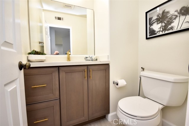 Detail Gallery Image 29 of 51 For 26 Santa Catalina Aisle, Irvine,  CA 92606 - 4 Beds | 2/1 Baths