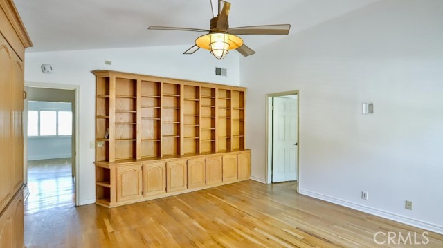 20931 Avenida Amapola, Lake Forest CA: https://media.crmls.org/medias/0911ef37-cb6e-411d-af4e-4c990144295f.jpg