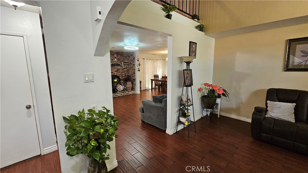 MLS #WS25251026 image #1