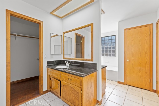 631 Faversham Way, Bakersfield CA: https://media.crmls.org/medias/0912eeee-7341-4f25-8606-606f0e27e0da.jpg