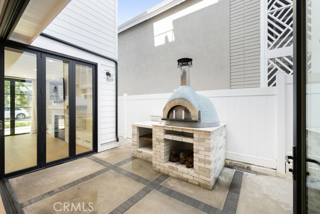 Detail Gallery Image 6 of 11 For 616 Acacia, Corona Del Mar,  CA 92625 - 3 Beds | 3/1 Baths