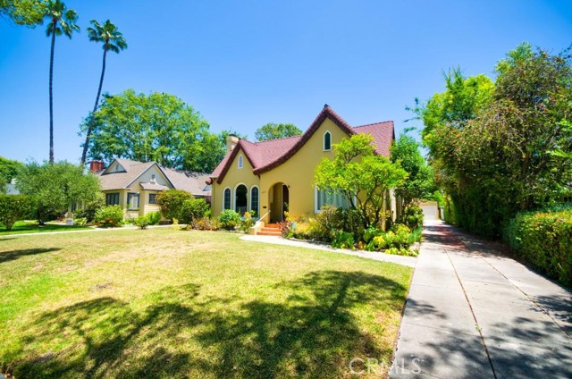 900 S Los Robles Avenue, Pasadena CA: https://media.crmls.org/medias/09145969-c8df-4f62-a1ac-64a474362d34.jpg