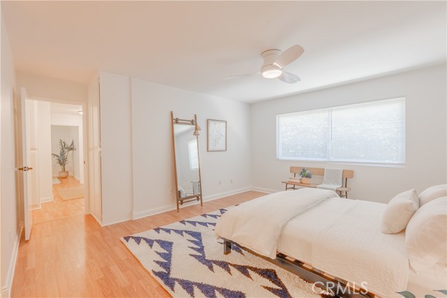 7215 Enfield Avenue, Reseda CA: https://media.crmls.org/medias/0914656d-1979-4c71-8884-503111bcd023.jpg