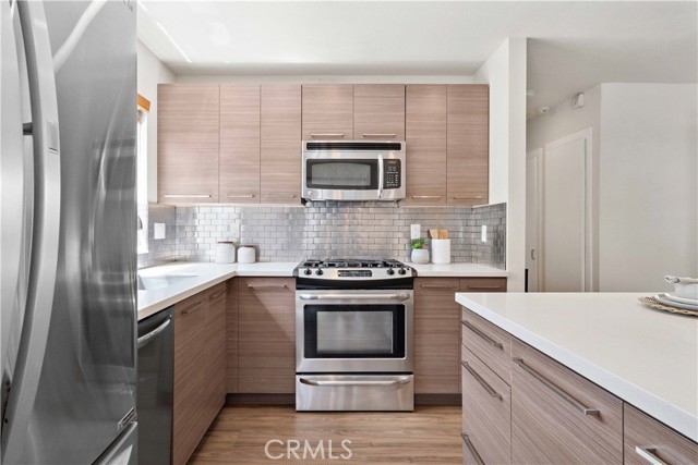 10 Windrow, Irvine CA: https://media.crmls.org/medias/09146f08-14ba-4de5-a9b5-91782a945c50.jpg