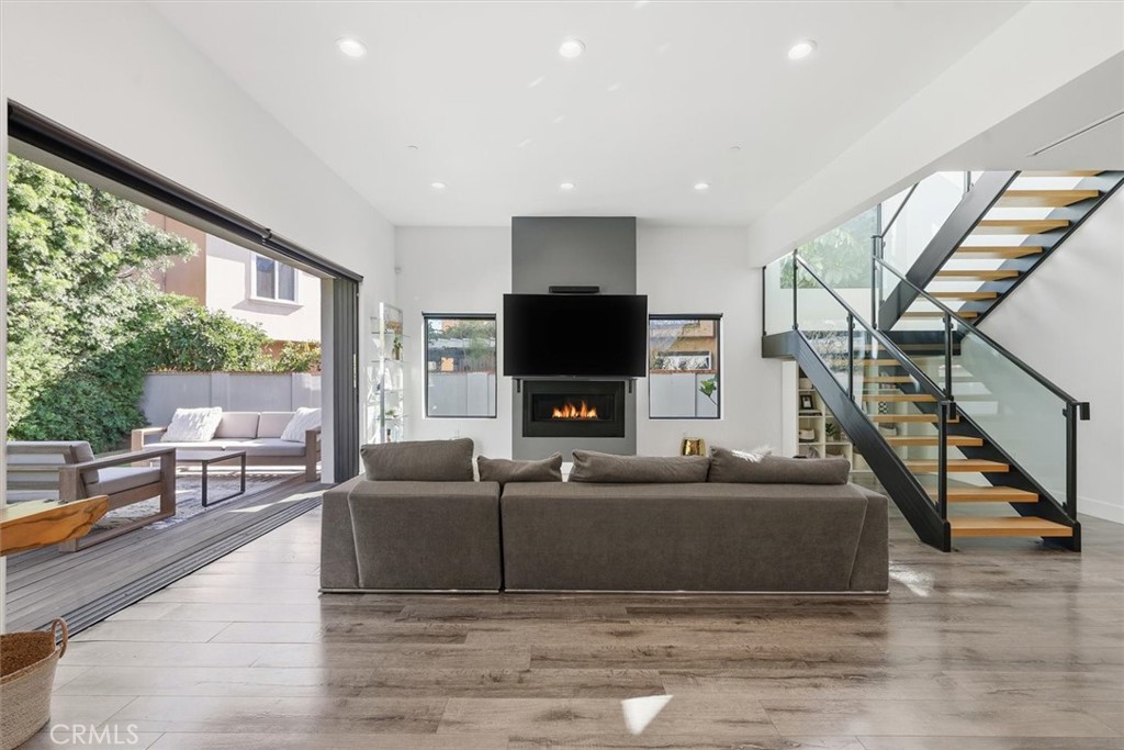 MLS #SB25275108 image #5