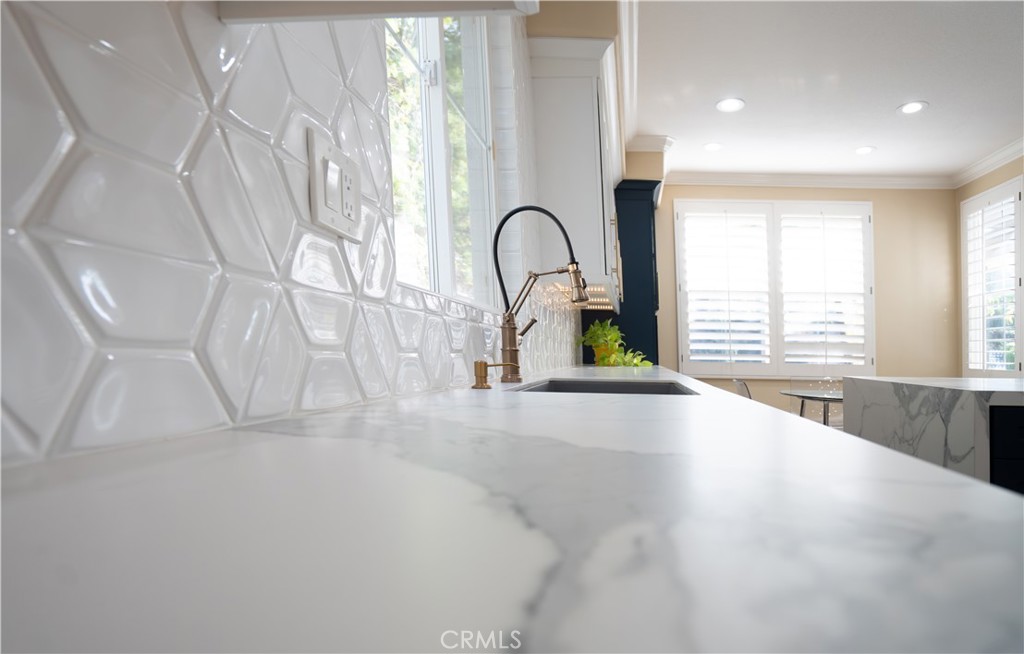 MLS #OC25270307 image #6