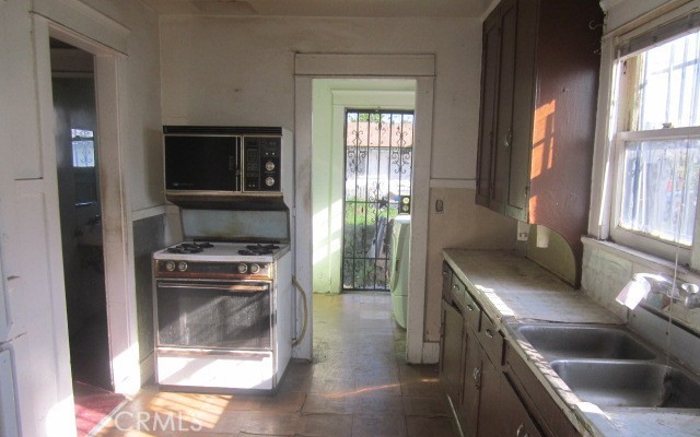 Detail Gallery Image 8 of 18 For 315 W Cedar, Compton,  CA 90220 - 2 Beds | 1 Baths