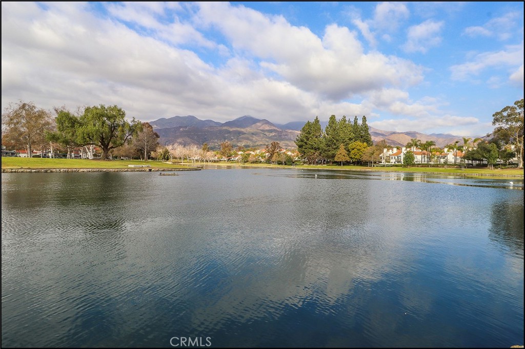 https://media.crmls.org/medias/09151764-6ab7-4e53-8d93-68ea29db73ce.jpg?preset=X-Large