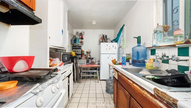 2432 Daly Street, Los Angeles CA: https://media.crmls.org/medias/091667b1-5262-4ec7-94f9-26338471f106.jpg