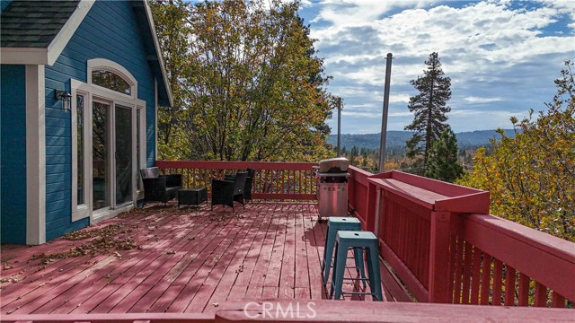 1253 Golden Rule, Lake Arrowhead CA: https://media.crmls.org/medias/0916b0a4-d08e-4605-bab9-c03f7028c128.jpg