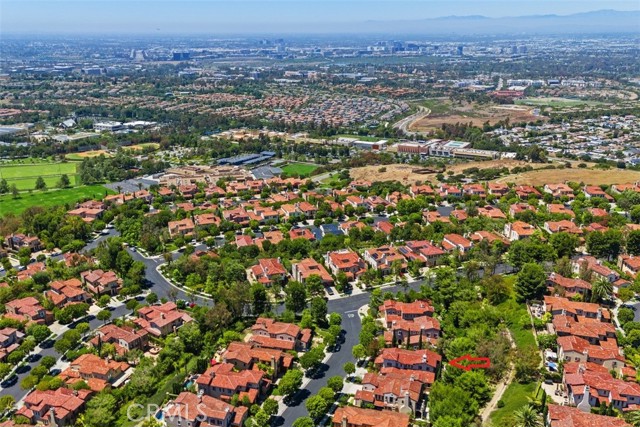 34 Tall Hedge, Irvine CA: https://media.crmls.org/medias/0916dcd0-2d0f-475e-9289-5417a7d73e90.jpg