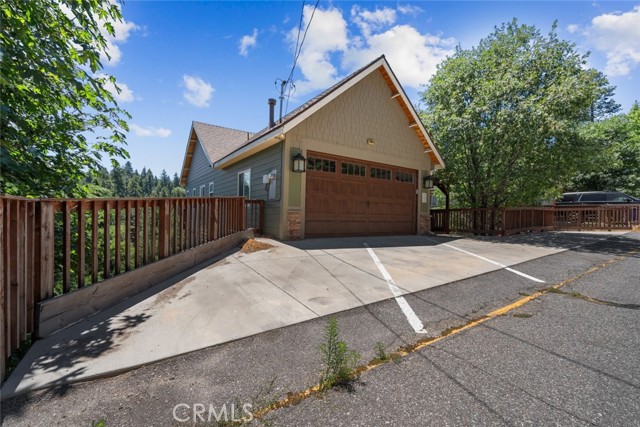 Detail Gallery Image 14 of 57 For 26845 Modoc Ln, Lake Arrowhead,  CA 92352 - 4 Beds | 3/1 Baths