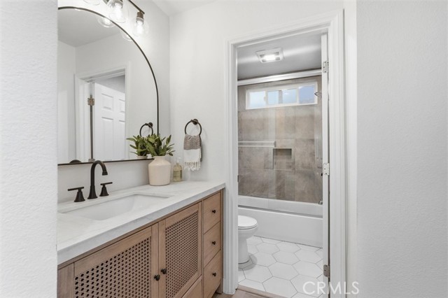 Detail Gallery Image 24 of 31 For 2413 Ives Ln, Redondo Beach,  CA 90278 - 4 Beds | 3 Baths