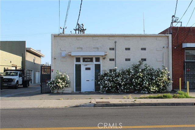 13812 Saticoy Street photo 1