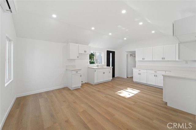 Detail Gallery Image 3 of 12 For 8510 Wilbur, Northridge,  CA 91324 - 2 Beds | 2 Baths