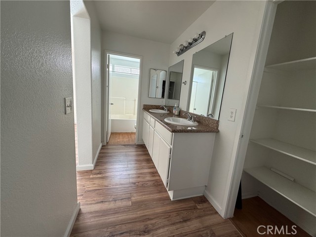Detail Gallery Image 10 of 13 For 11711 Cliffwood, Victorville,  CA 92392 - 4 Beds | 2 Baths