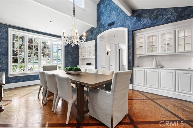 20 Cherry Hills Lane, Newport Beach CA: https://media.crmls.org/medias/091addeb-69b3-4b94-910e-955753d26f02.jpg