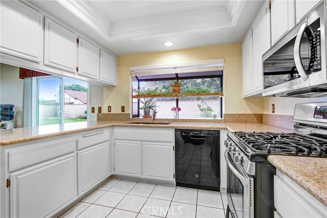 Detail Gallery Image 11 of 33 For 6843 Renato Ct, Chino,  CA 91710 - 4 Beds | 3 Baths