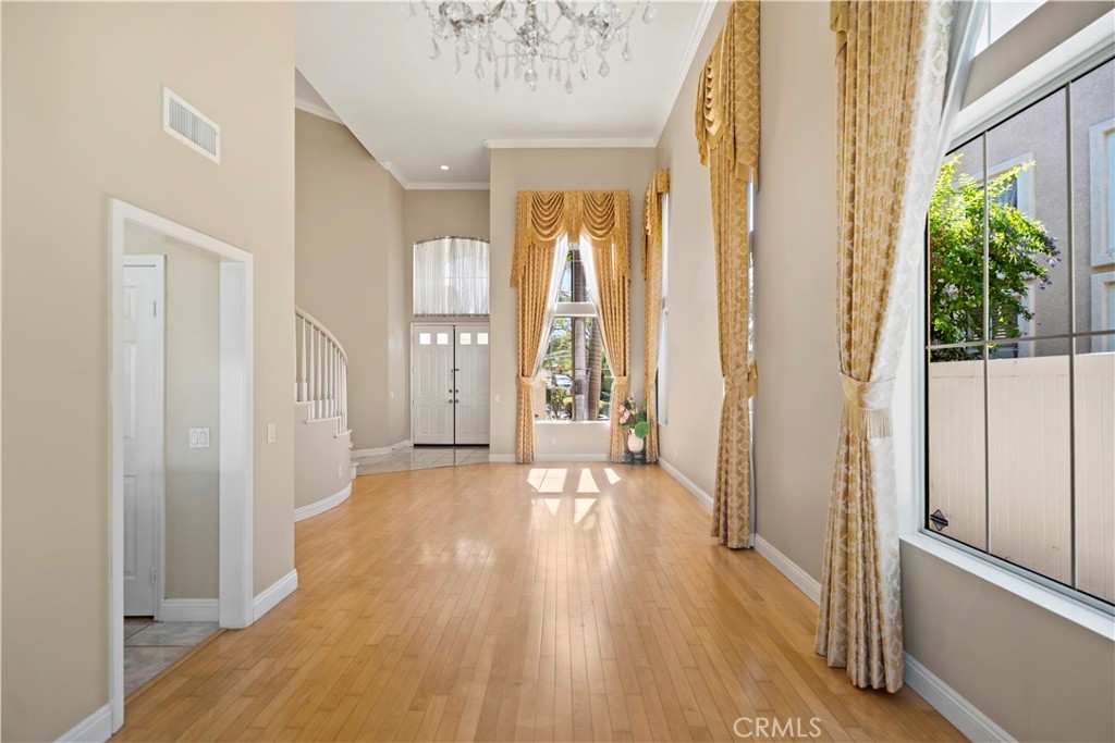 MLS #OC25245659 image #7