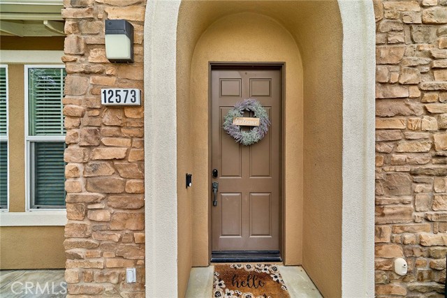 12573 Montaivo Lane, Eastvale CA: https://media.crmls.org/medias/091d96e8-df3e-4379-8a9b-0687555df5e1.jpg
