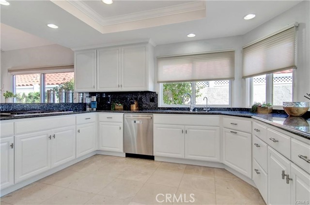 Detail Gallery Image 8 of 26 For 22882 via Cordova, Dana Point,  CA 92629 - 4 Beds | 3/1 Baths