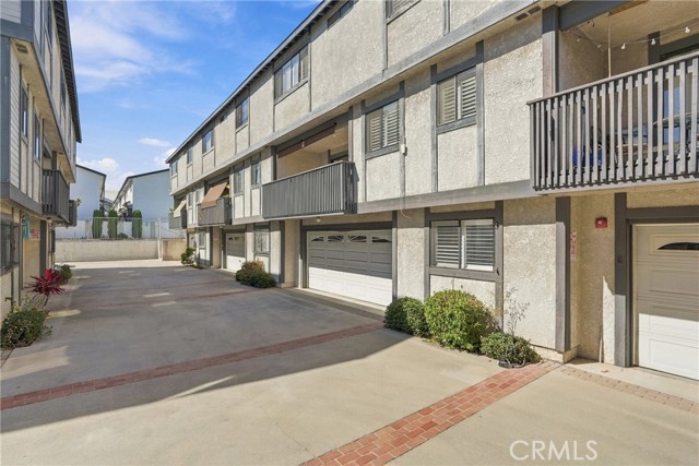 14927 Condon Avenue, 9 photo 33
